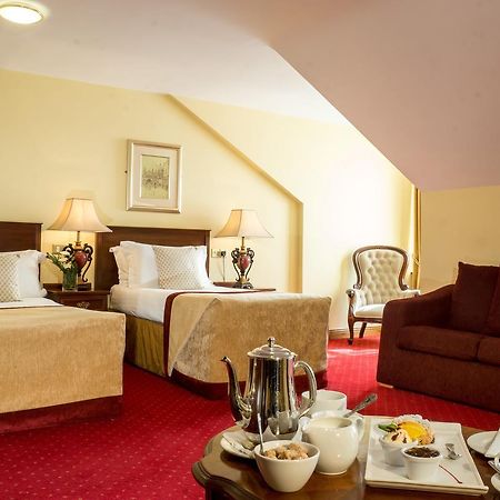 Meadow Court Hotel ラウレア エクステリア 写真