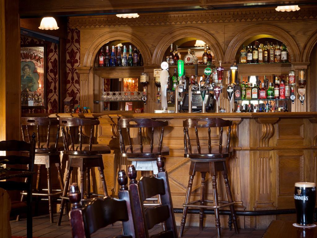 Meadow Court Hotel ラウレア エクステリア 写真