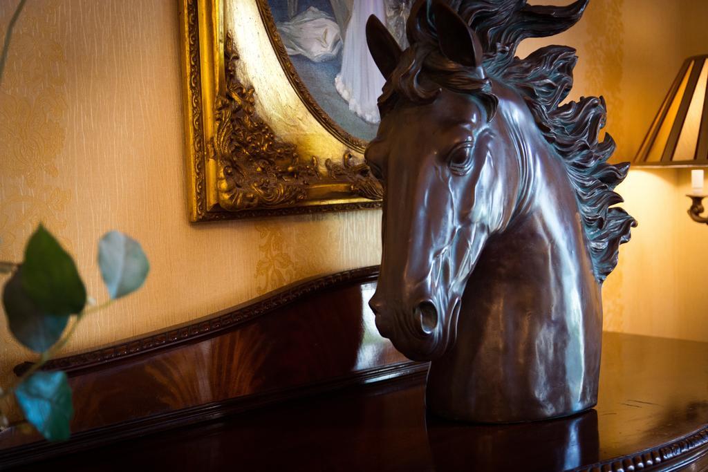 Meadow Court Hotel ラウレア エクステリア 写真